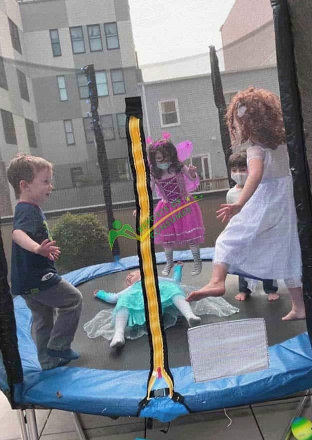 Kids Playing On Serenelife Trampoline During Review